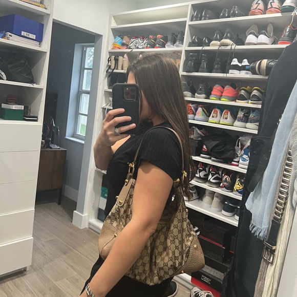 Good condition. Authentic GUCCI Iconic Horsebit Monogram Medium bag in brown - Picture 2 of 8